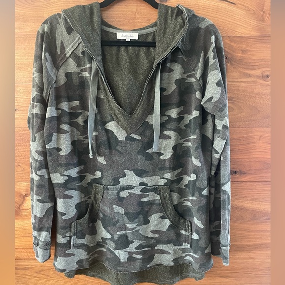 Lightweight camo hoodie - Picture 1 of 4